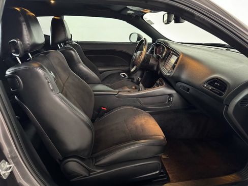 Used 2016 Dodge Challenger R/T Scat Pack RWD image 19