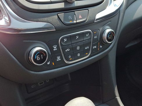 Used 2023 Chevrolet Equinox LT AWD/4WD image 16