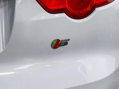 Used 2016 Jaguar F-TYPE S image 40