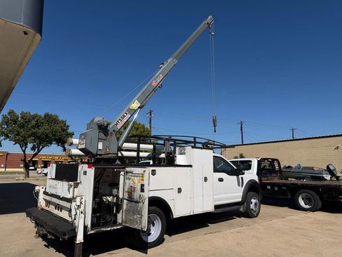 Used 2017 Ford F550 2WD Regular Cab Super Duty image 35