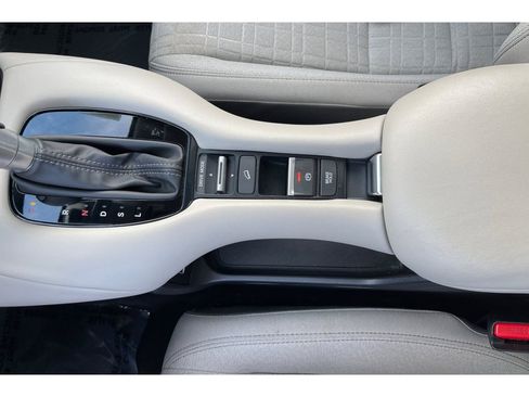 Certified 2023 Honda HR-V LX image 30