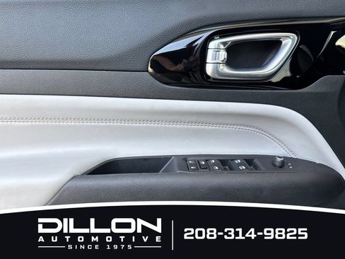 Used 2025 Jeep Compass Limited AWD/4WD image 11