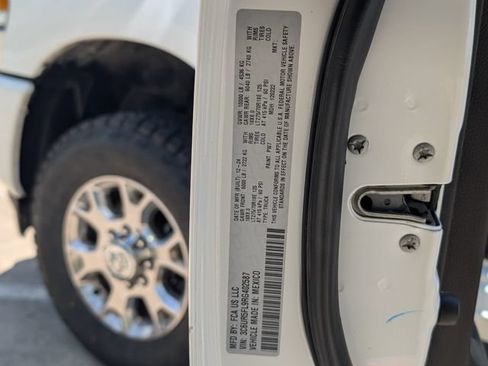 Used 2024 RAM 2500 Laramie w/ Safety Group AWD/4WD image 27