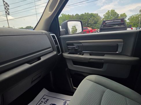 Used 2013 RAM 1500 Classic SLT w/ Premium Display Pkg RWD image 15