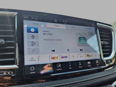 New 2026 Chrysler Pacifica Limited w/ S Appearance Package image 5