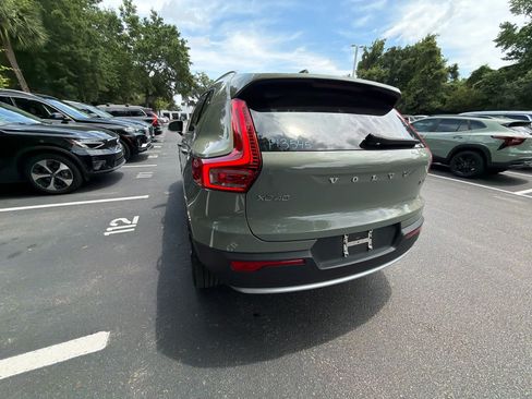 Used 2023 Volvo XC40 B5 Plus AWD/4WD image 13