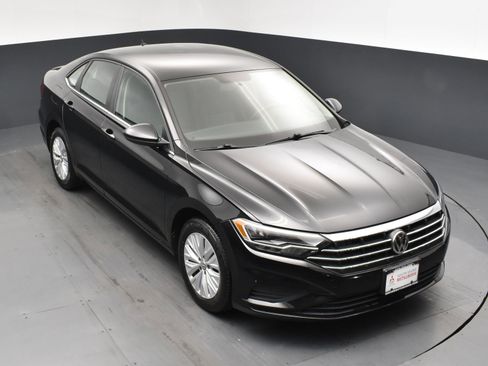 Used 2019 Volkswagen Jetta S w/ Driver Assistance Package FWD image 16