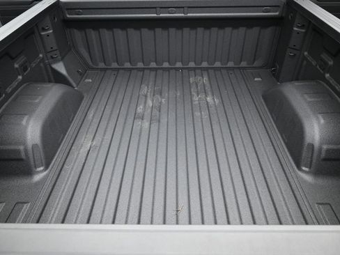 Certified 2025 Chevrolet Silverado 1500 LTZ AWD/4WD image 11