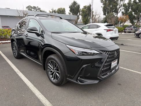 Used 2025 Lexus NX 350h AWD w/ Premium Package image 2
