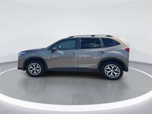 Used 2020 Subaru Forester Premium image 5