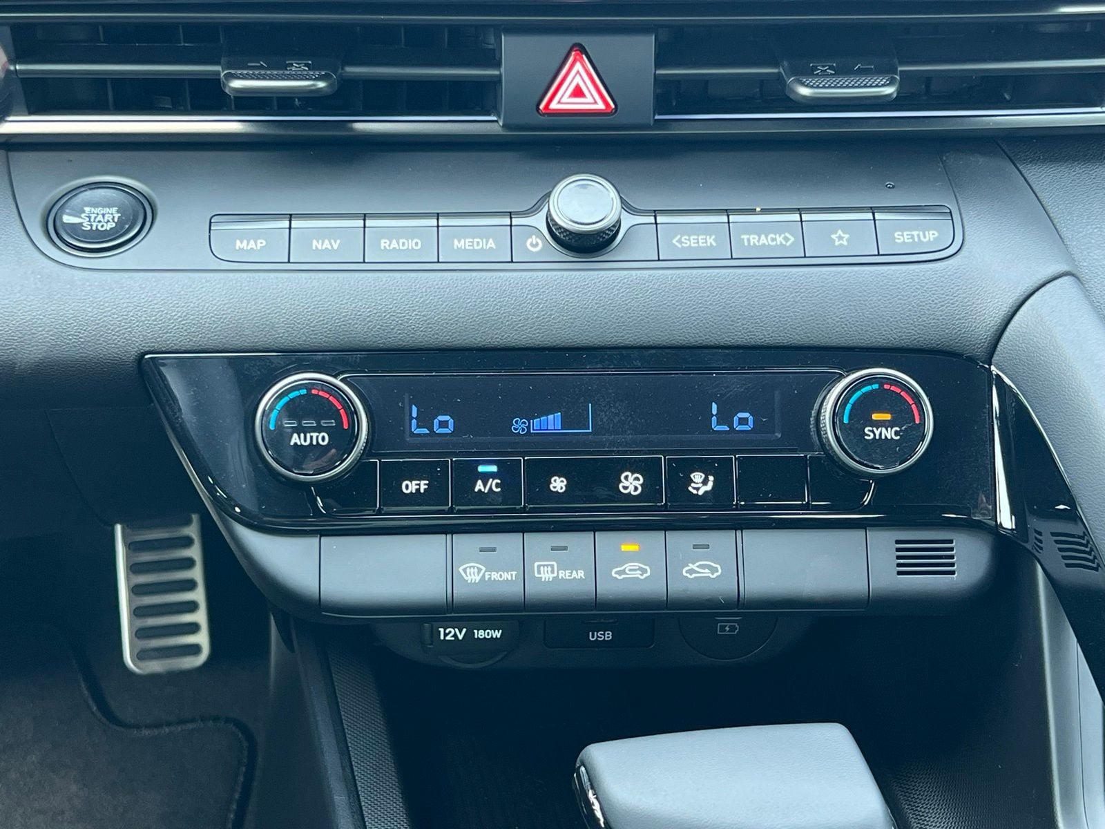 New 2025 Hyundai Elantra SEL w/ Cargo Package FWD image 30