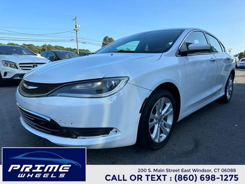 Used 2015 Chrysler 200 Limited image 3