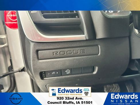 Used 2024 Nissan Rogue S AWD/4WD image 22