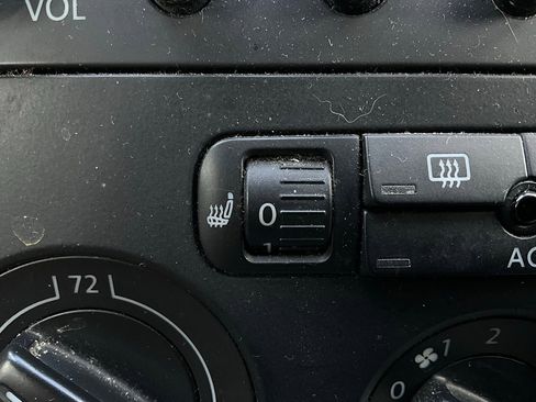 Used 2009 Volkswagen Rabbit S image 25