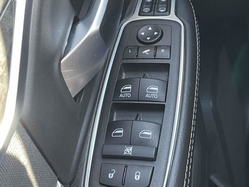 Used 2024 RAM 2500 Big Horn w/ Bed Utility Group image 10