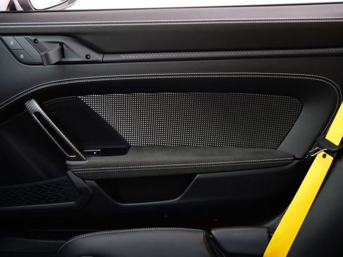 Used 2025 Porsche 911 GT3 RS image 14