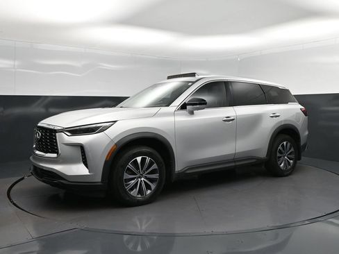Certified 2023 INFINITI QX60 Pure FWD image 3