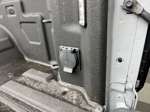 Used 2024 GMC Sierra 1500 SLE w/ X31 Off-Road Package image 31