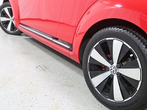 Used 2013 Volkswagen Beetle 2.0T FWD image 14