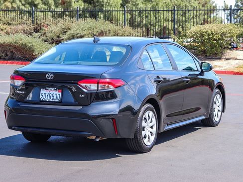 Certified 2022 Toyota Corolla LE w/ Carpet Mat Package (TMS) FWD image 7