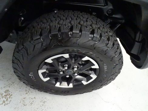 Certified 2025 Jeep Wrangler Unlimited Rubicon 4xe w/ Safety Group image 28