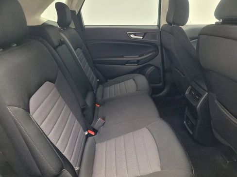 Used 2020 Ford Edge SE image 19