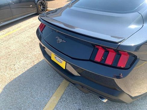 Used 2024 Ford Mustang Premium image 6