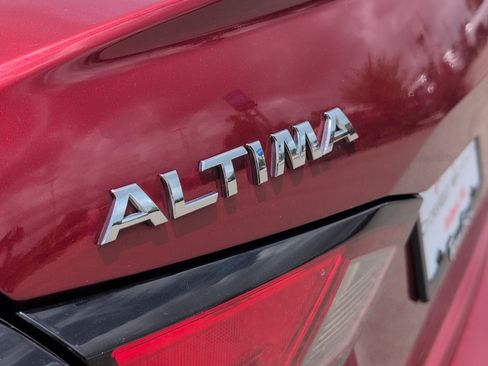 Used 2022 Nissan Altima 2.5 SR FWD image 6
