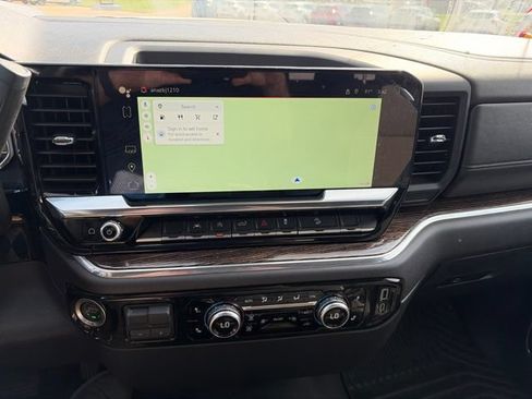 Used 2024 GMC Sierra 1500 SLE w/ Preferred Package AWD/4WD image 8