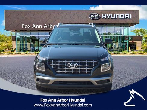 Certified 2023 Hyundai Venue SEL w/ Cargo Package FWD image 8