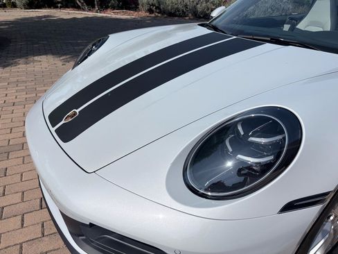 Used 2025 Porsche 911 Carrera RWD image 5