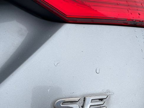 Used 2020 Toyota Camry SE image 13