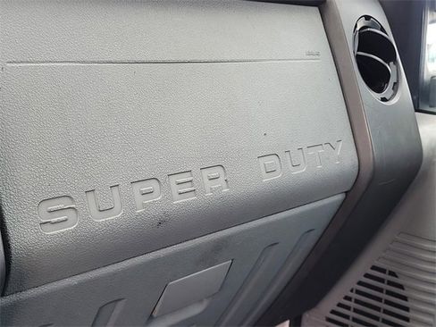 Used 2015 Ford F550 2WD Regular Cab Super Duty image 21