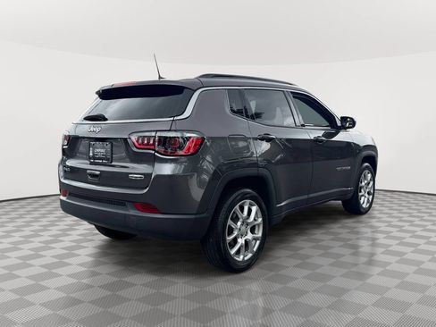 Used 2023 Jeep Compass Latitude AWD/4WD image 7