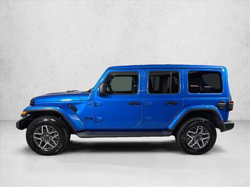 Used 2025 Jeep Wrangler Unlimited Sahara AWD/4WD image 6
