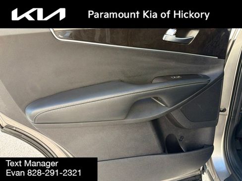 Used 2017 Kia Sorento FWD image 12