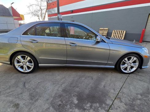 Used 2012 Mercedes-Benz E 350 4MATIC Sedan image 4