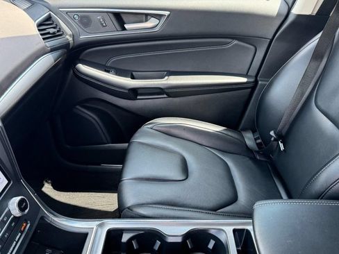 Used 2022 Ford Edge Titanium AWD/4WD image 13