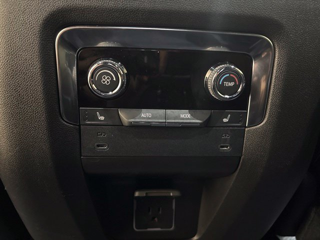 Used 2026 Chevrolet Tahoe High Country AWD/4WD image 38