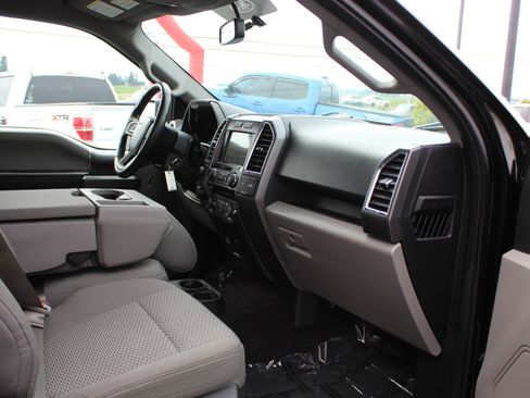 Used 2016 Ford F150 XLT w/ Equipment Group 302A Luxury AWD/4WD image 28
