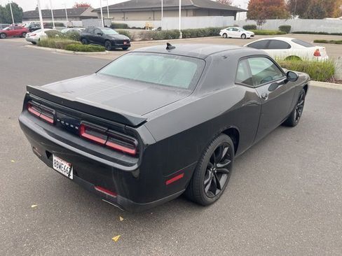 Used 2018 Dodge Challenger SXT Plus image 4