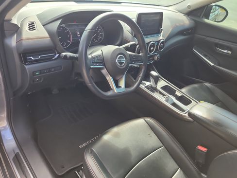 Used 2020 Nissan Sentra SR w/ Premium Package image 18