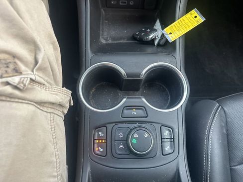 Certified 2022 GMC Terrain SLT w/ Infotainment Package II image 23