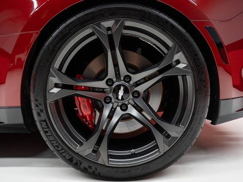 Used 2018 Chevrolet Camaro ZL1 RWD image 33