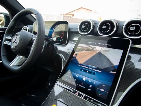 Used 2025 Mercedes-Benz C 300 4MATIC Sedan image 23