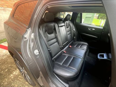 Certified 2025 Volvo V60 B5 Cross Country Plus AWD/4WD image 37