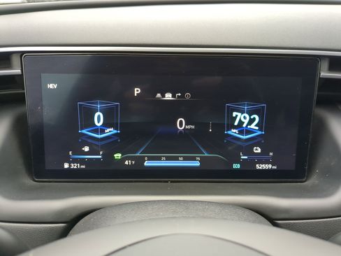 Certified 2024 Hyundai Tucson Limited image 17