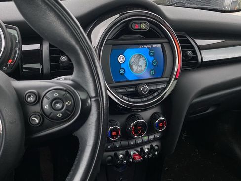 Used 2021 MINI Cooper 2-Door Hardtop FWD image 16