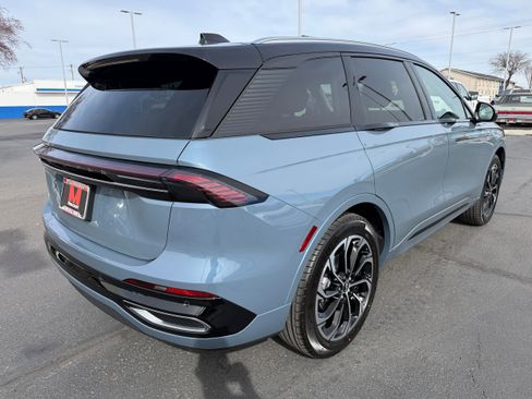 New 2026 Lincoln Nautilus Reserve image 3