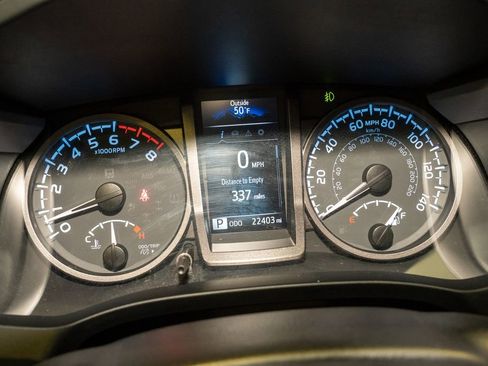 Used 2023 Toyota Tacoma TRD Off-Road image 16